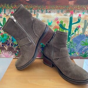 Steve Madden Gain Moto Suede Ankle Boots, Side Zip,Taupe LightBrown, Gain01S1,7M